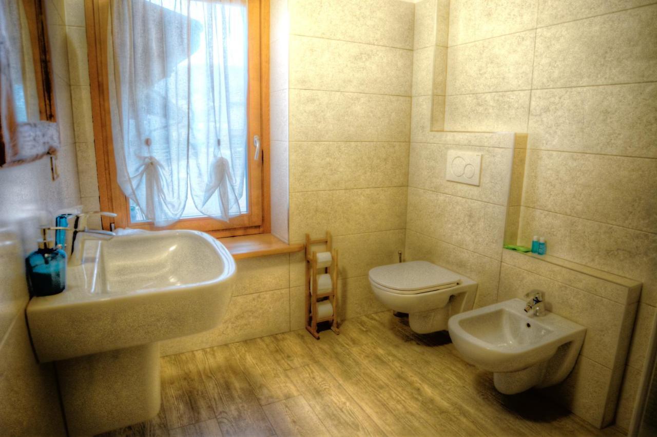 Cascina Del Sole Villa Asso ภายนอก รูปภาพ